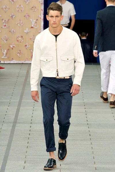 Look 5